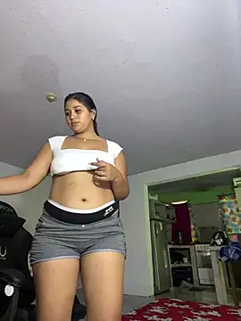 LUNA YOUNG  online show from 04/21/26, 02:56