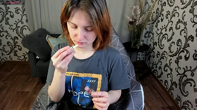 Snapshot of Rimma_Kallas chatting on 10/18/25, 04:37 Rimma Kallas online show from 10/18/25, 04:37