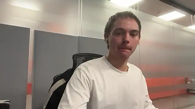 Snapshot of apachai_test chatting on 03/26/26, 09:15 apachai test online show from 03/26/26, 09:15