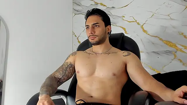 Snapshot of Miike_Stone1 chatting on 10/06/25, 12:57 Miike Stone1 online show from 10/06/25, 12:57