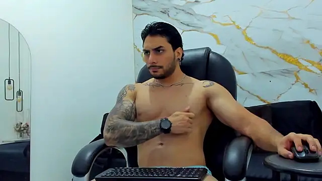 Snapshot of Miike_Stone1 chatting on 10/08/25, 12:58 Miike Stone1 online show from 10/08/25, 12:58