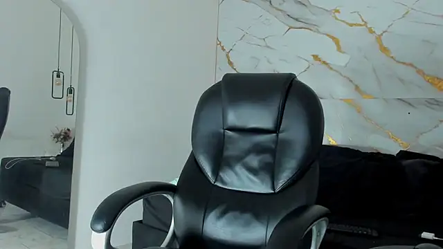 Snapshot of Miike_Stone1 chatting on 11/18/25, 03:49 Miike Stone1 online show from 11/18/25, 03:49