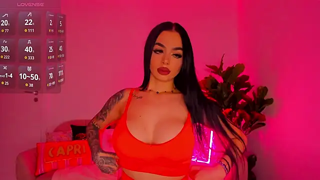 Snapshot of TiaBelle chatting on 10/29/25, 08:21 TiaBelle online show from 10/29/25, 08:21