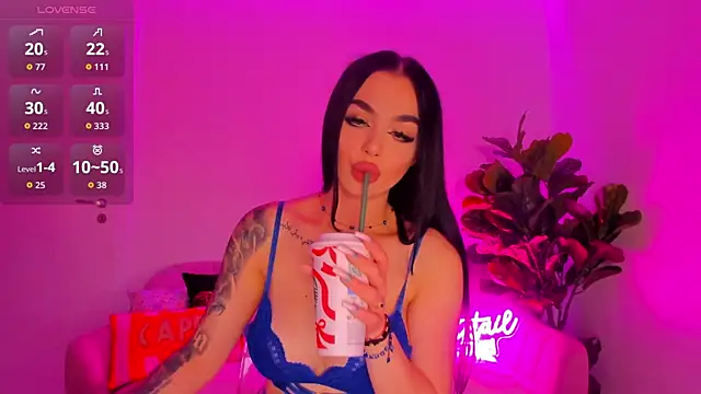 Snapshot of TiaBelle chatting on 11/05/25, 05:24 TiaBelle online show from 11/05/25, 05:24