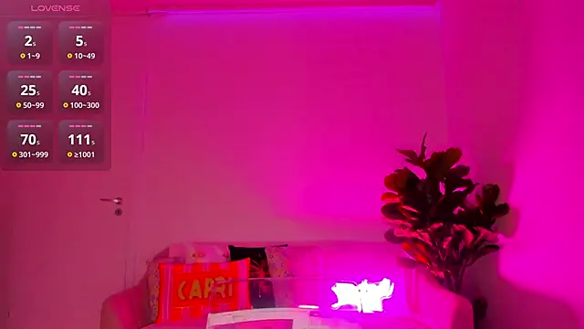 Snapshot of TiaBelle chatting on 11/11/25, 08:09 TiaBelle online show from 11/11/25, 08:09