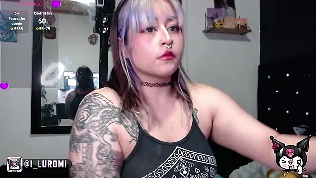 Snapshot of Iluromi chatting on 03/02/26, 03:52 Iluromi online show from 03/02/26, 03:52