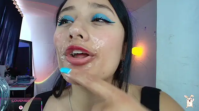 Hinata 21  online show from 04/07/26, 09:15