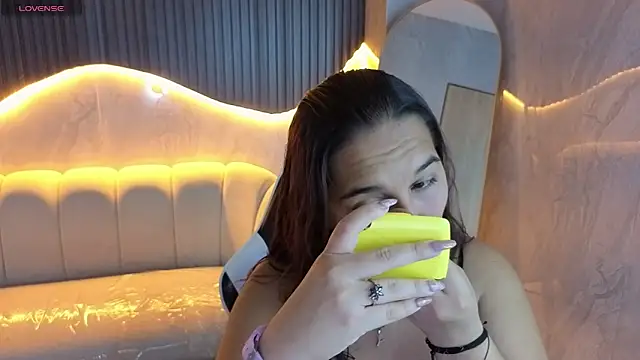 Saraah Tx online show from 11/22/25, 02:54