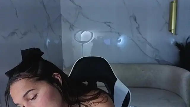 Saraah Tx online show from 11/30/25, 03:10