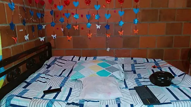 lorenacapelli online show from 10/30/25, 12:34