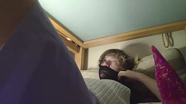 Snapshot of LilithsEve chatting on 09/30/25, 05:07 LilithsEve online show from 09/30/25, 05:07