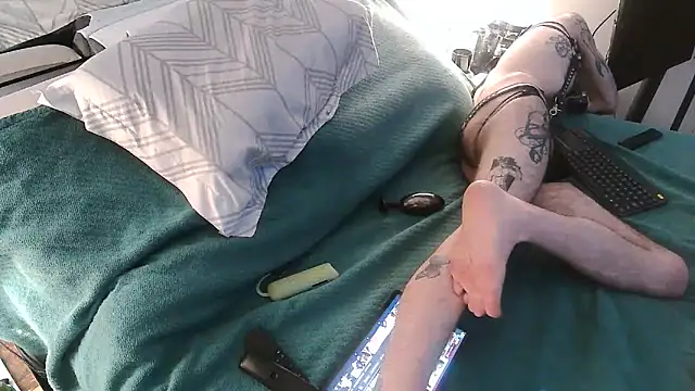 hungbot online show from 12/03/25, 01:31