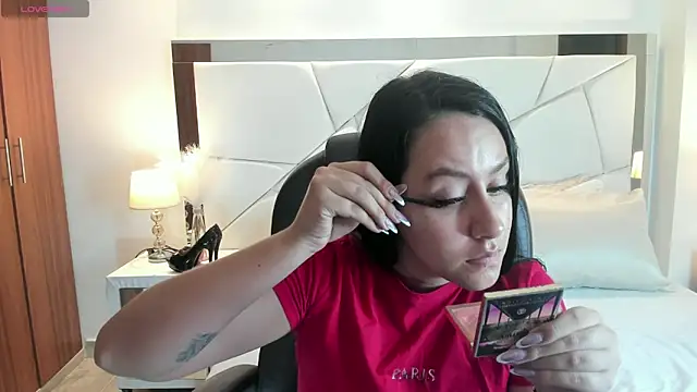 Natasha Kiim  online show from 05/03/26, 03:23
