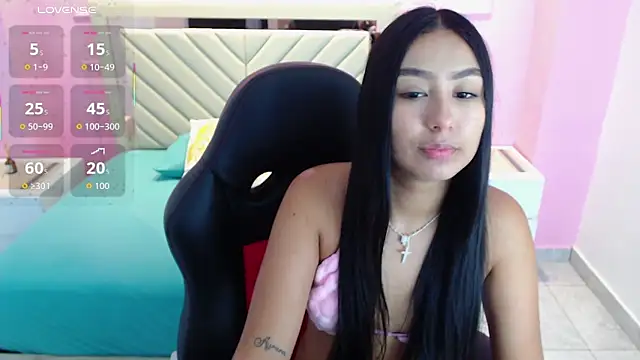 ALAHIACRUZ1 online show from 10/01/25, 12:22