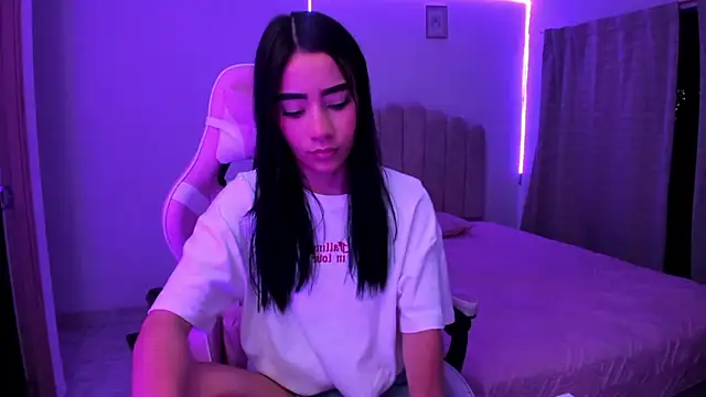 Snapshot of ISABELFORYOU1 chatting on 10/06/25, 12:30 ISABELFORYOU1 online show from 10/06/25, 12:30