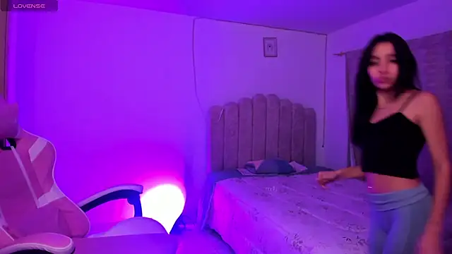 Snapshot of ISABELFORYOU1 chatting on 10/18/25, 12:24 ISABELFORYOU1 online show from 10/18/25, 12:24