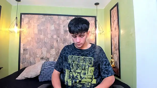 Snapshot of Axel_Draven chatting on 12/22/25, 11:18 Axel Draven online show from 12/22/25, 11:18