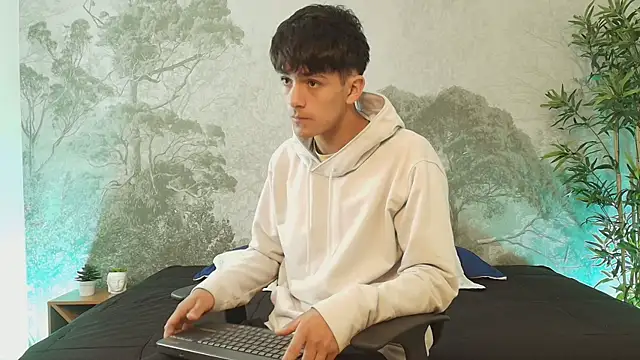 Snapshot of Axel_Draven chatting on 01/19/26, 11:25 Axel Draven online show from 01/19/26, 11:25