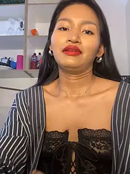 Snapshot of fenixzara chatting on 11/22/25, 07:35 fenixzara online show from 11/22/25, 07:35