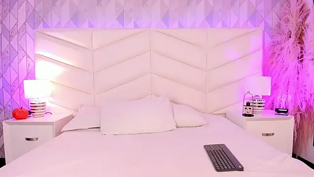 Charlotte hall  online show from 10/11/25, 03:39