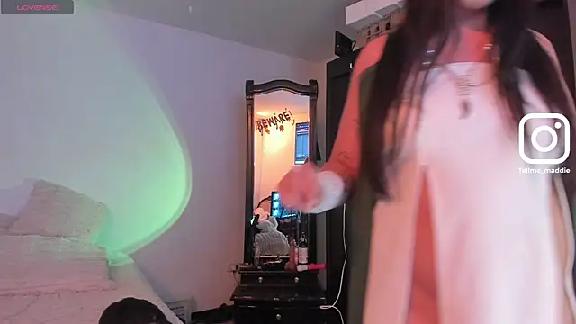 tellmemaddie online show from 10/29/25, 02:41