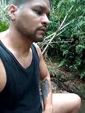 LucasGaeel online show from 04/05/26, 08:39