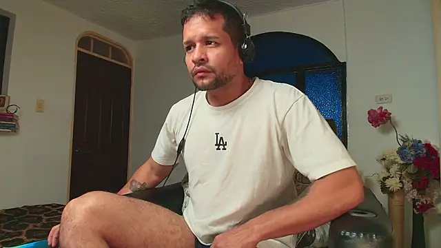LucasGaeel online show from 07/06/26, 03:03