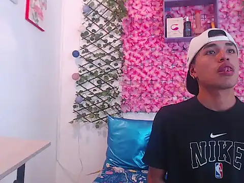 FUNNY AND HORNEY online show from 09/25/25, 07:28