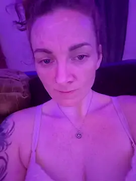 Snapshot of arinna93 chatting on 12/02/25, 06:30 arinna93 online show from 12/02/25, 06:30