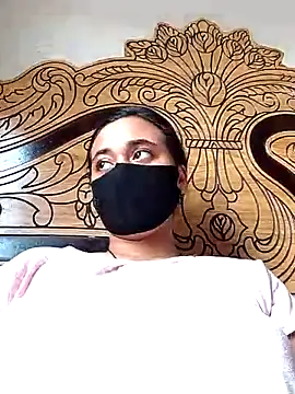 Snapshot of Love_Queen11 chatting on 09/26/25, 05:44 Love Queen11 online show from 09/26/25, 05:44