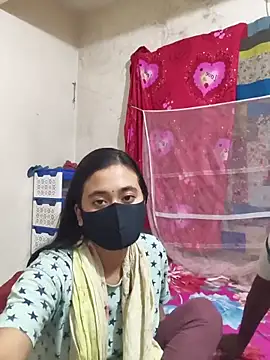 Snapshot of Love_Queen11 chatting on 11/06/25, 03:35 Love Queen11 online show from 11/06/25, 03:35