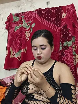 Snapshot of Love_Queen11 chatting on 07/19/26, 03:49 Love Queen11 online show from 07/19/26, 03:49