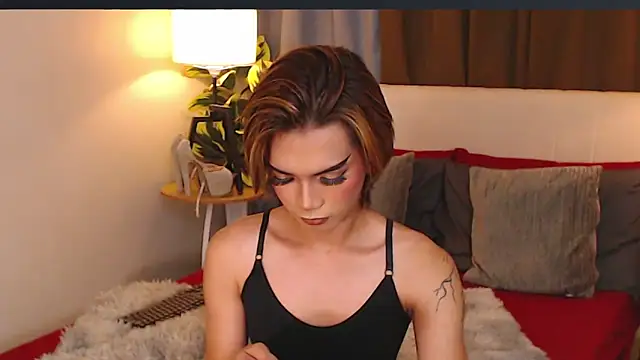 Snapshot of AmarraSins chatting on 10/22/25, 06:24 AmarraSins online show from 10/22/25, 06:24