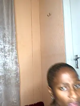 Caramel102004 online show from 09/25/25, 12:25