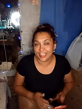 Snapshot of Lobizona chatting on 01/12/26, 05:45 Lobizona online show from 01/12/26, 05:45