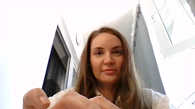 Tavrisse online show from 10/26/25, 10:32