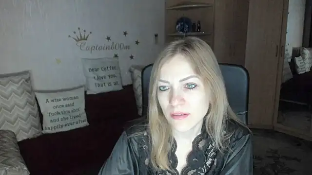 Tiffany Bates online show from 10/15/25, 03:06