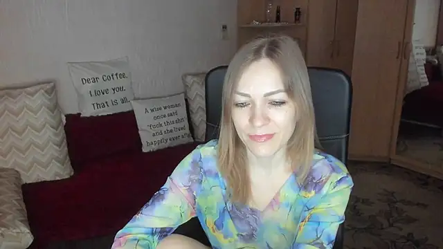 Tiffany Bates online show from 03/10/26, 04:06