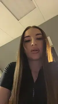 Luna Olsen online show from 02/07/26, 04:16