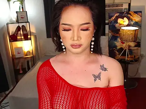 xXCompassionateLoveXx online show from 10/18/25, 01:52