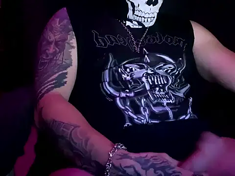 Snapshot of Sinner___ chatting on 11/04/25, 01:59 Sinner online show from 11/04/25, 01:59