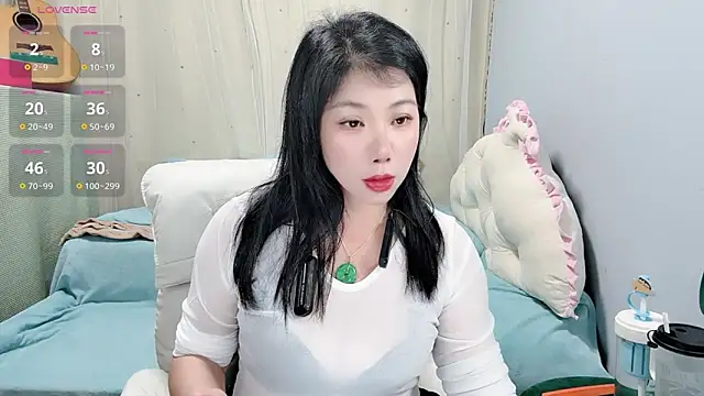 Huanhuan- online show from 10/04/25, 02:15
