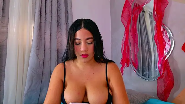 Snapshot of vanelope_smith chatting on 12/16/25, 10:15 vanelope smith online show from 12/16/25, 10:15