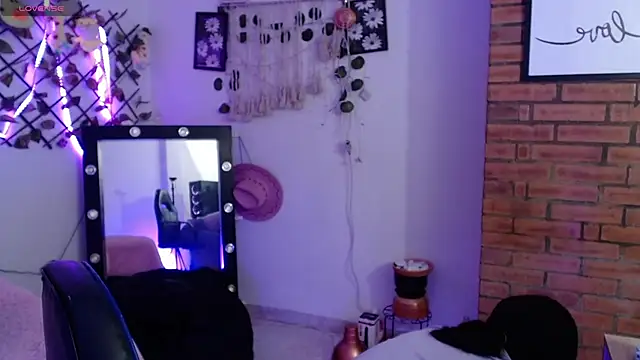 isa bunny18 online show from 10/07/25, 03:14