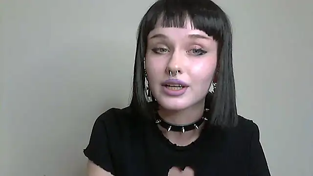 Snapshot of Paradoxy_ chatting on 10/04/25, 07:45 Paradoxy online show from 10/04/25, 07:45