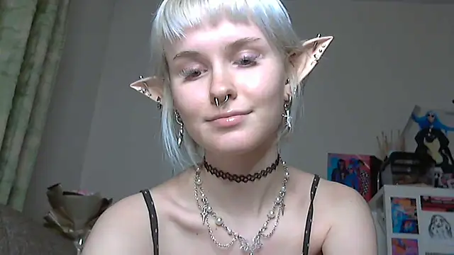 Snapshot of Paradoxy_ chatting on 12/16/25, 07:52 Paradoxy online show from 12/16/25, 07:52