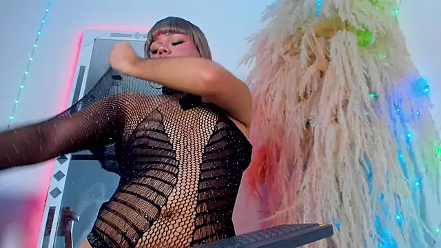 Tiffany deluxe online show from 12/16/25, 01:38