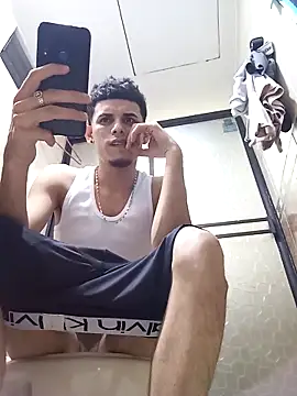 Snapshot of Pingasaboy20 chatting on 10/11/25, 12:32 Pingasaboy20 online show from 10/11/25, 12:32