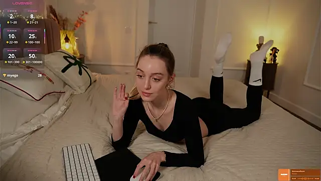 SophieBelll online show from 12/17/25, 12:00
