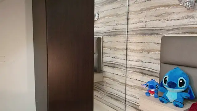 Lovers 21 online show from 12/04/25, 01:26